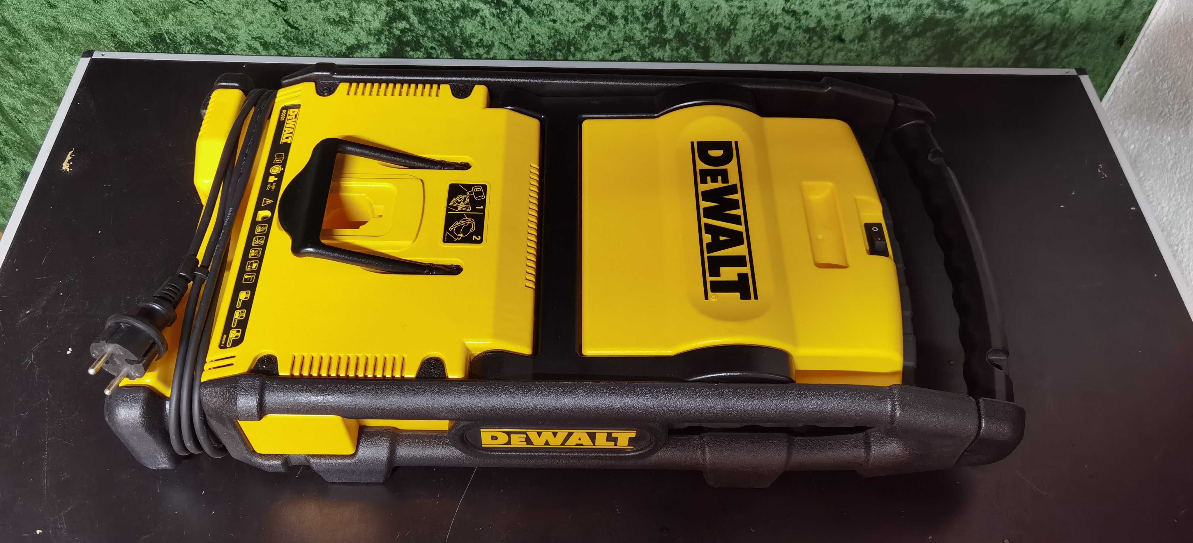 Фенер Dewalt DC021