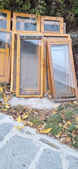 Дървена дограма-използвана,но запазена!