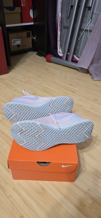 NIKE revolution 5 woman