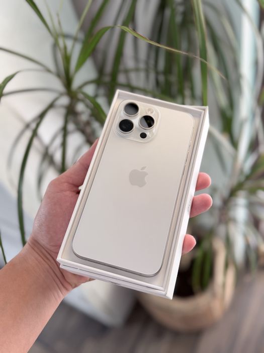 Vand Iphone 15 PRO max , 256 gb , White Titanium , impecabil, GARANTIE