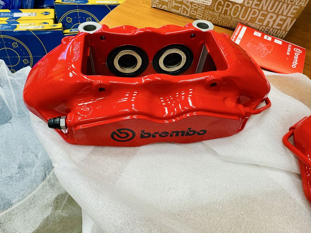 Спирачни апарати Brembo от Renault Megane 3 Rs - чисто нови