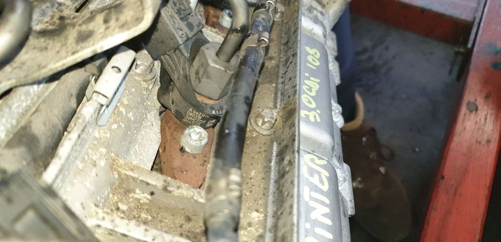 injector 642992 3.0 cdi mercedes sprinter 906 218 cdi 219 cdi  dupa 2006 euro 4 0445115064 a642070