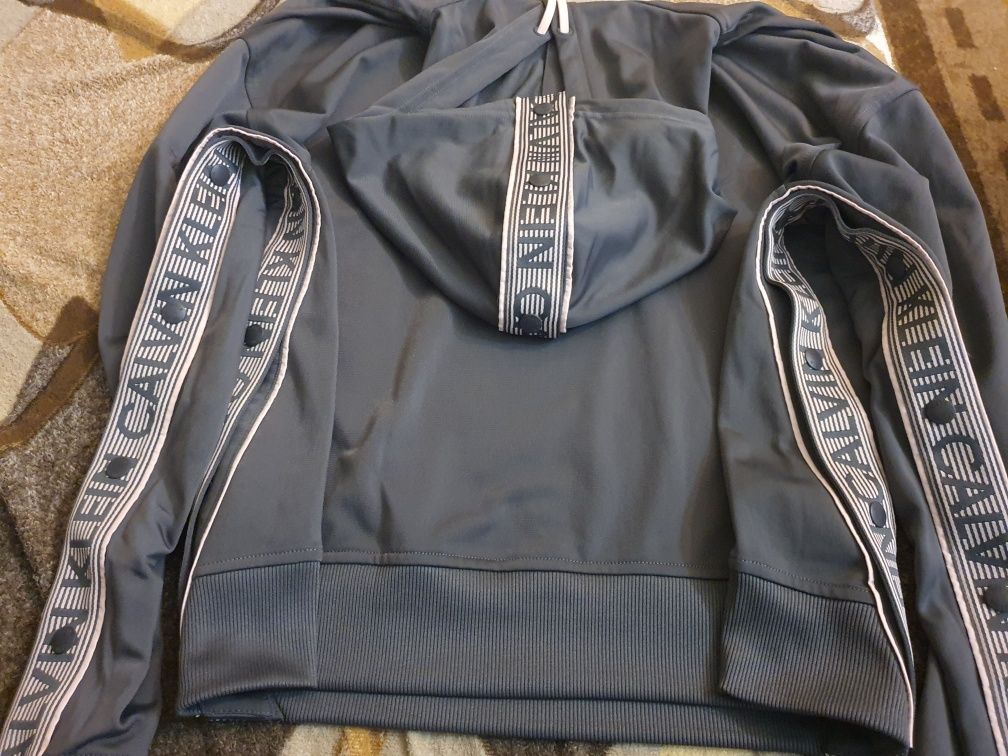 Суитшърт Calvin Klein