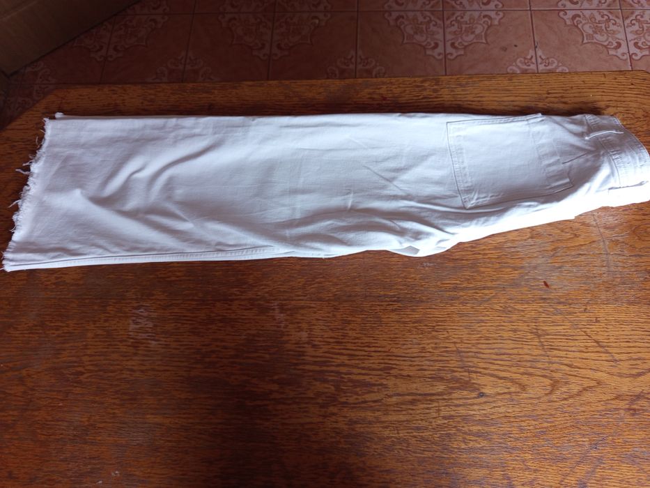 Blugi albi eleganți Nr 38 Zara