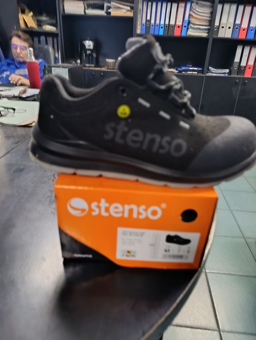 Работни обувки различни видове