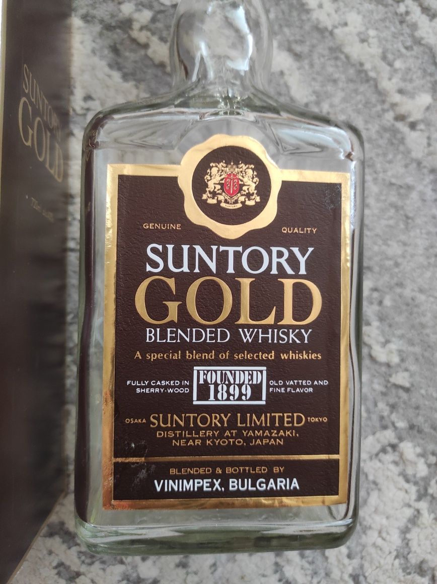 Suntory Gold бутилки и опаковка