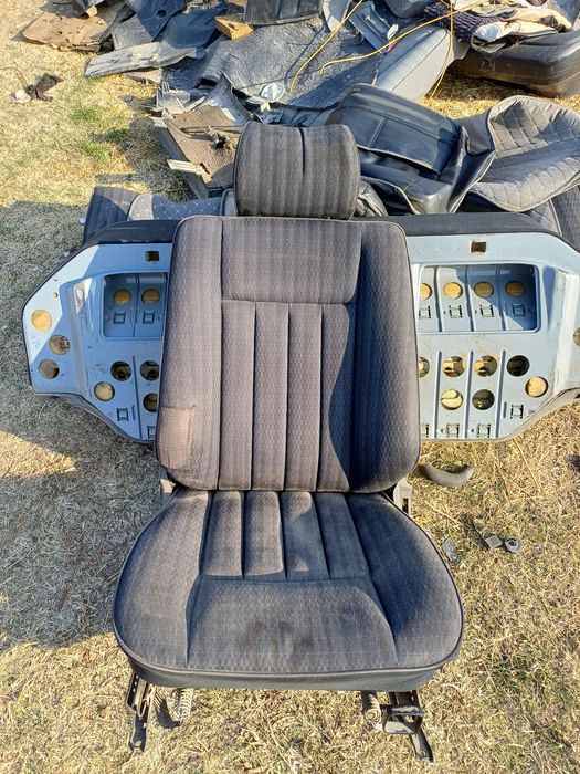 Сидение правое 124 мерседес