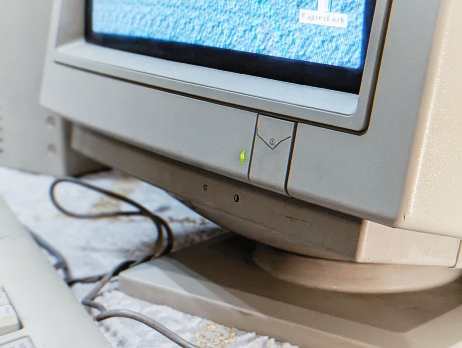 Apple Macintosh Quadra 700 ретро