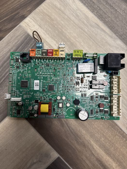 Placa electronica Immergas, Vaillant, Ariston, Viessmann.