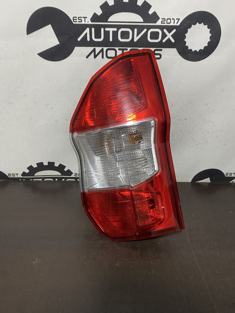 Stop dreapta Ford Transit Courier an 2013-2016 cu defect