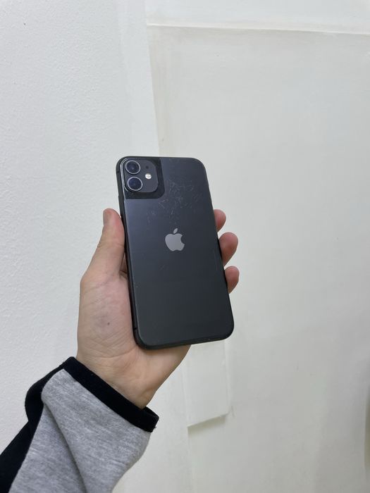 Продам Айфон 11 64гб