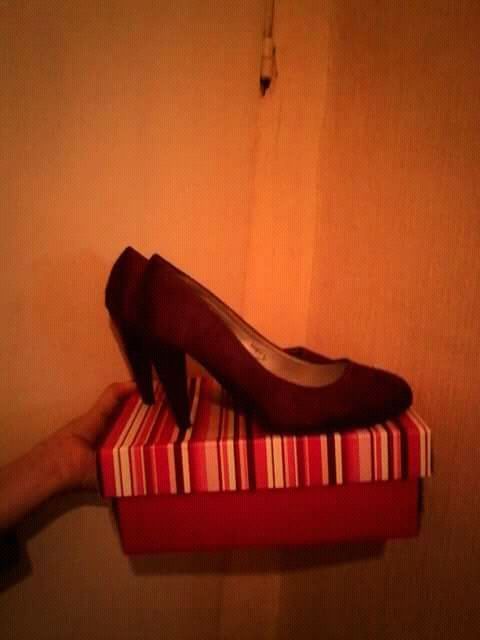 Дамски нови обувки