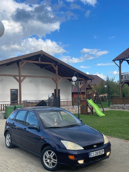 Vând Ford focus 1.6 i