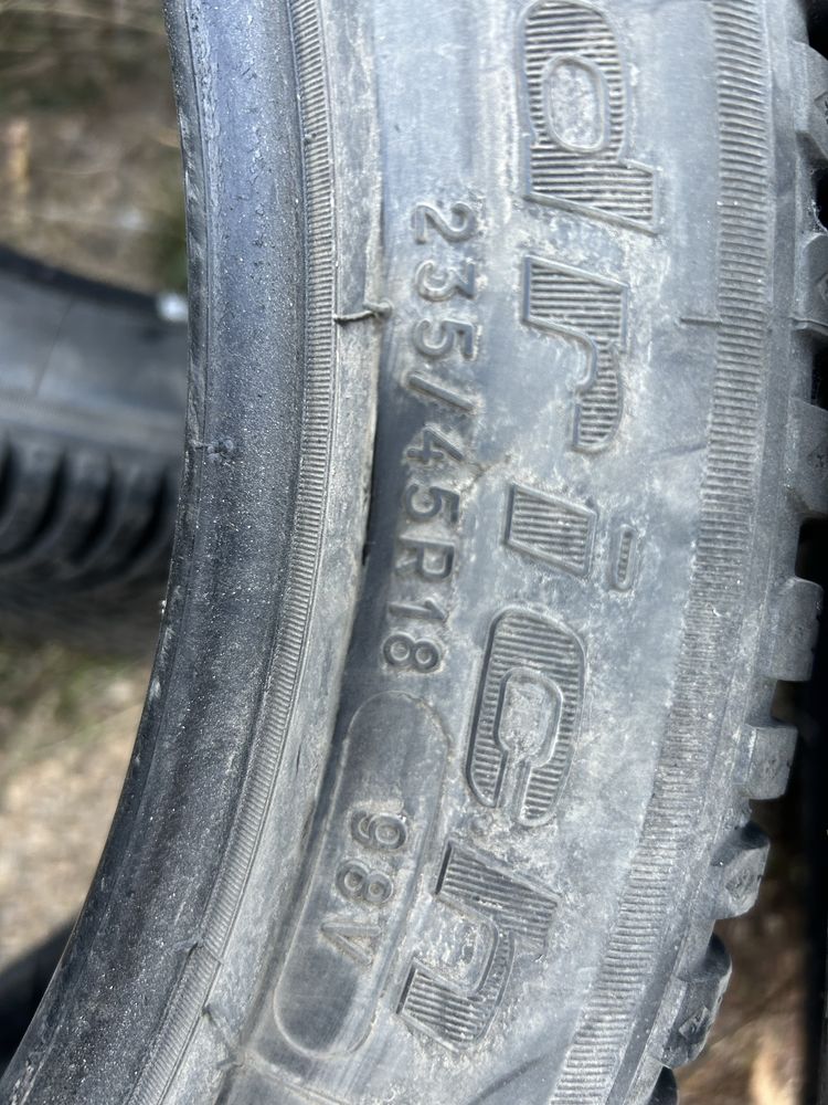 Зимни гуми BFGoodrich 235/45 R18