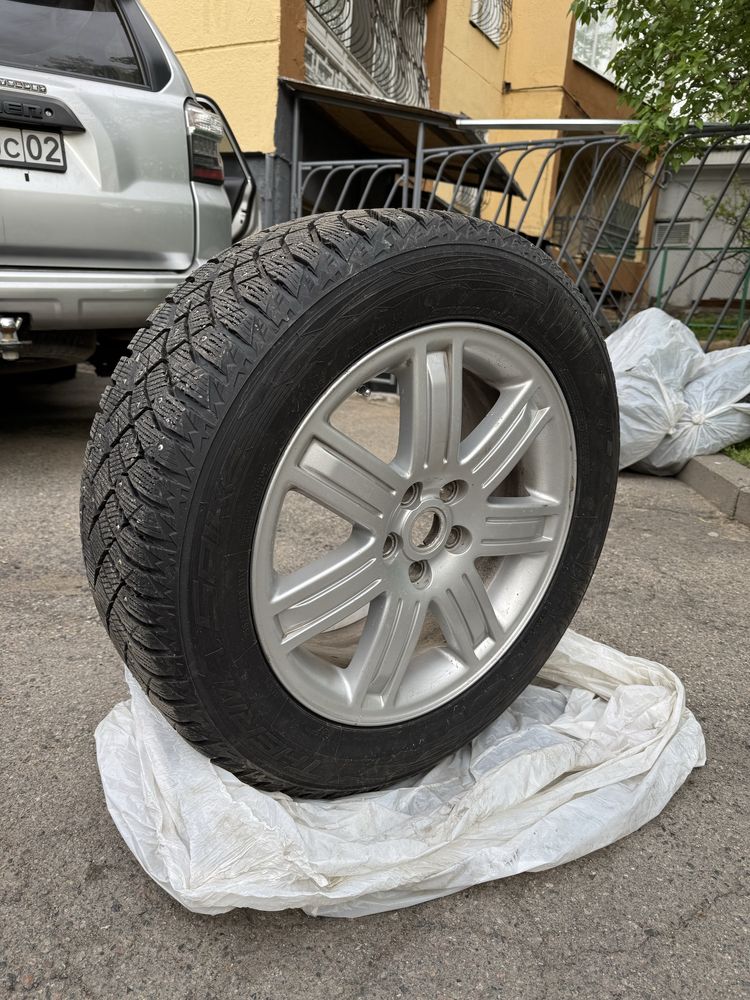 Диски с зимней резиной Land Rover Range Rover R19