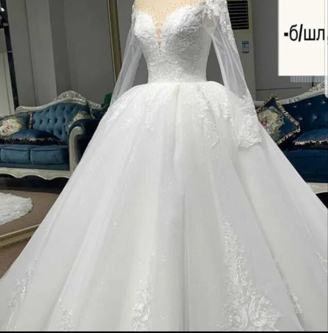 Свадебное ИТАЛЬЯНСКОЕ платье с ФАТОЙ + свадебный БУКЕТ : Бренд: Bridal