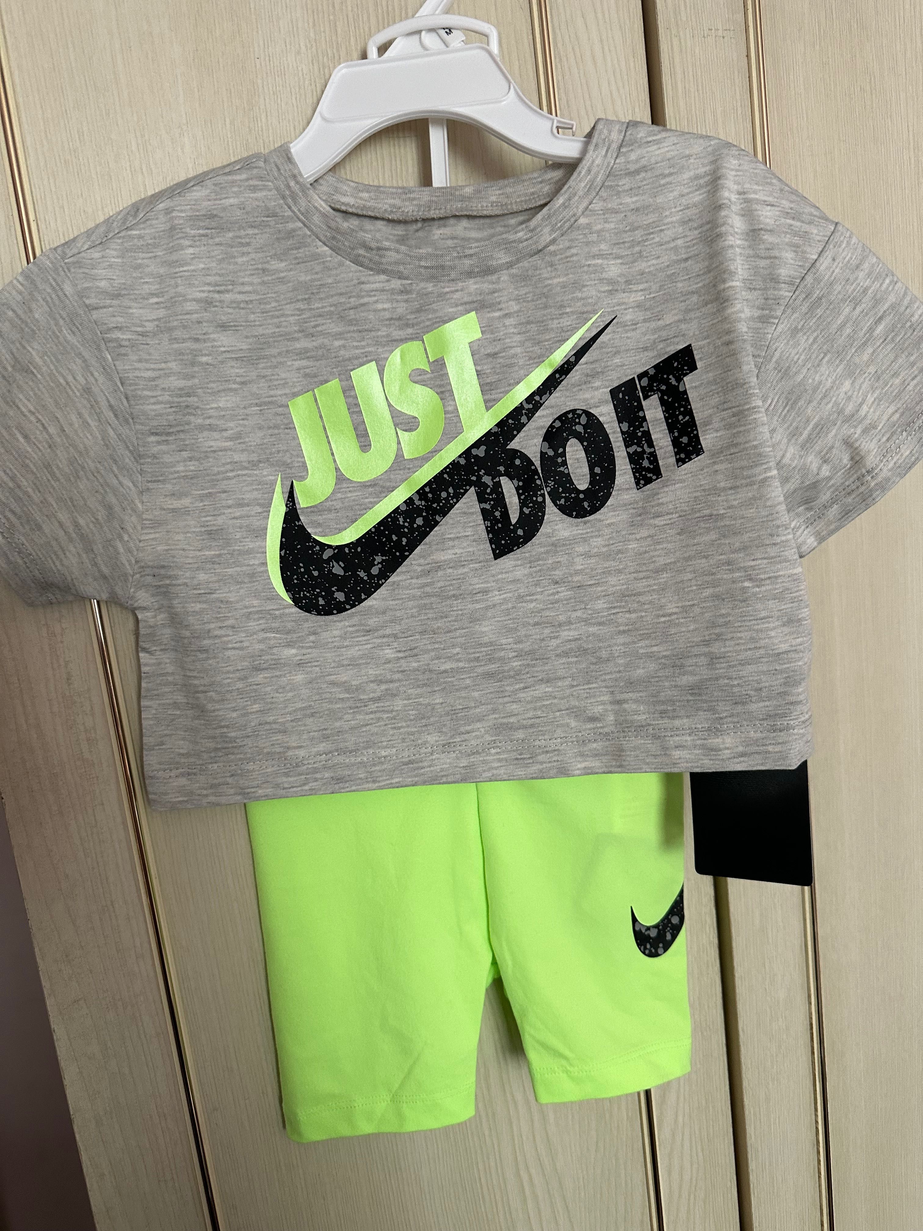 Нови оригинални комплекти NIKE за момичета