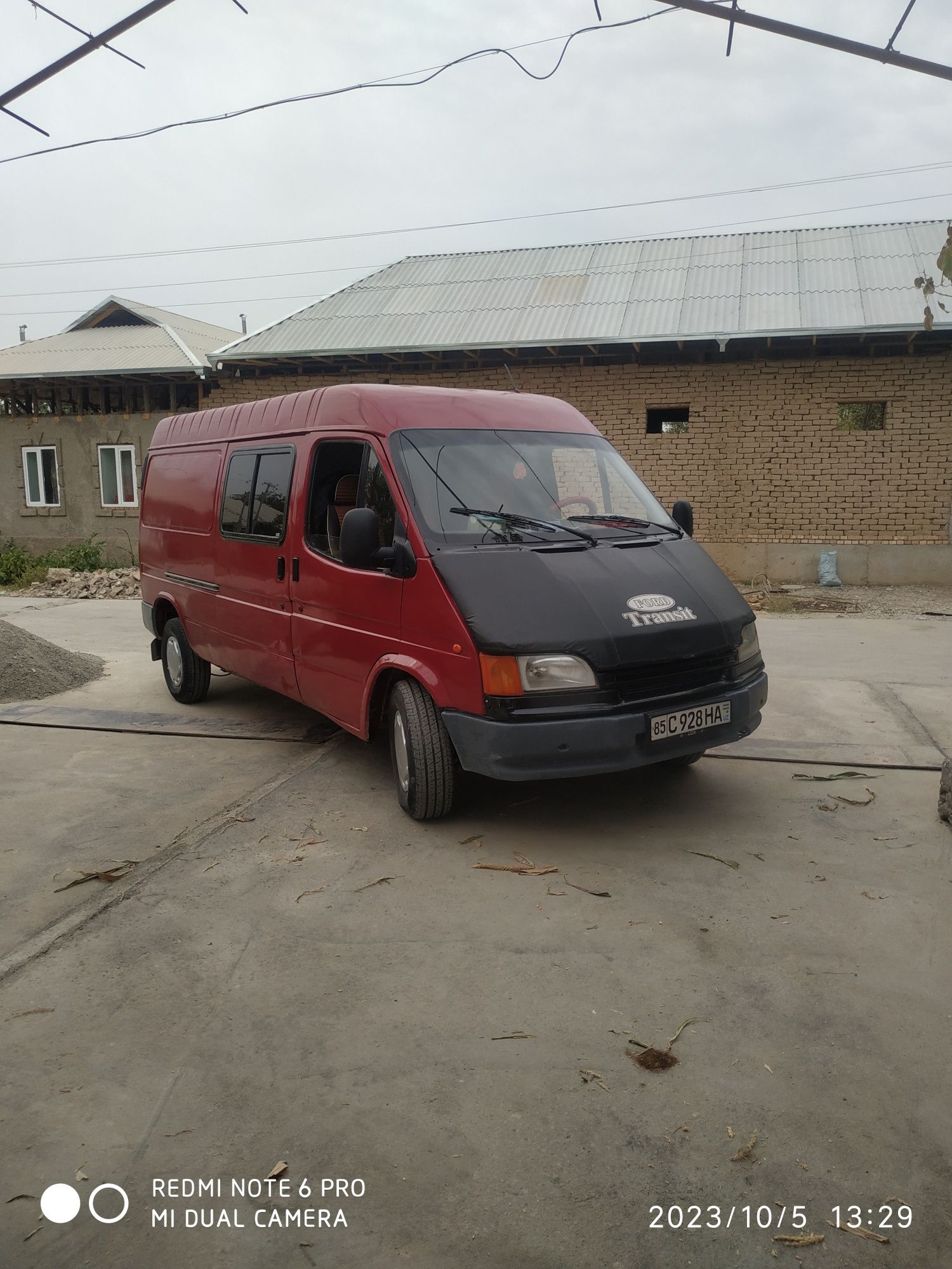 Ford transit sotiladi