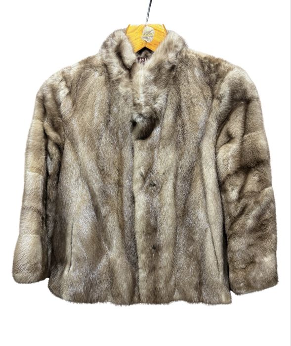 Шуба автоледи норковая