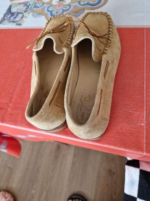 Pantofi dama,de culoare crem,foarte comozi.!