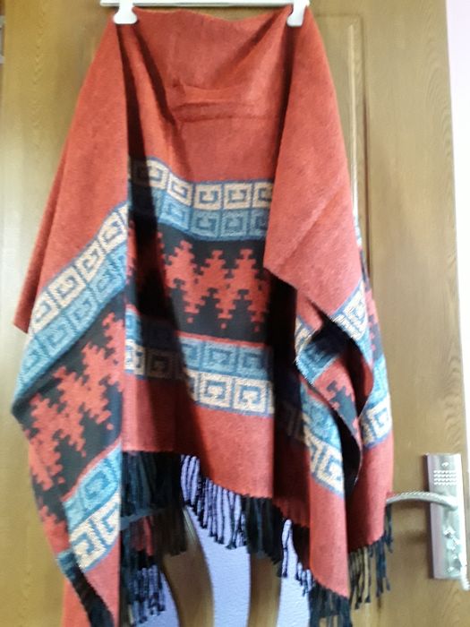 Vând Poncho Damă Nou Italia