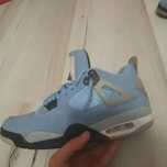Vand Jordan 4 University Blue