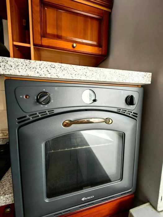 Продам итальянскую технику ARDO Духовка, газовая панель, вытяжка