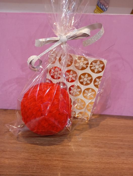 Плетени коледни топки