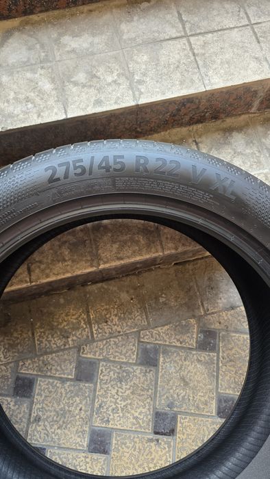 275/45/R22 Continental