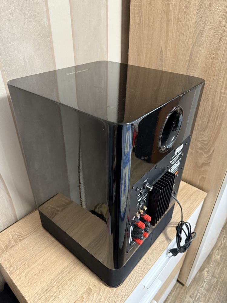 Harman Kardon 10” subwoofer SUB-TS7 черен пияно лак