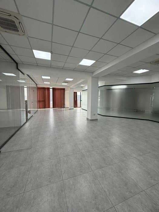 Продается офисное помещение в бизнес центре. Яккасарайский р-н. 200м2