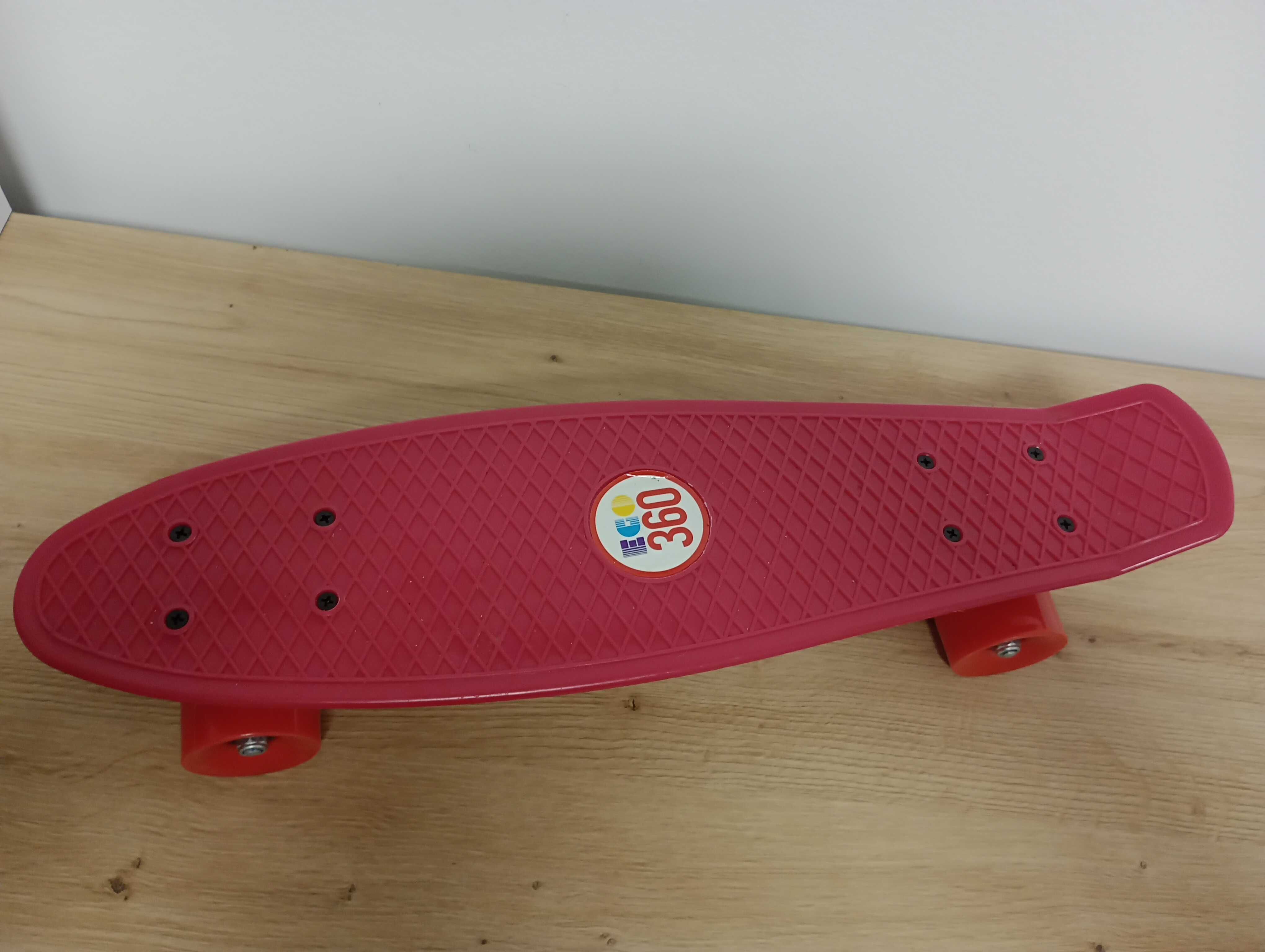 Rezervat!! Vand skateboard ( 56 cm lungime)