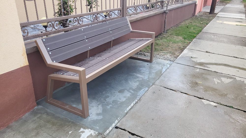 Banca curte cimitir terasa etc