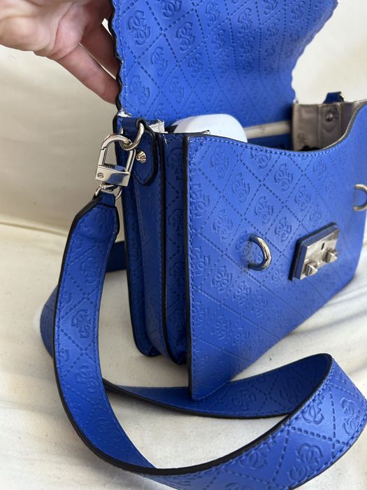 Оригинална чанта Guess