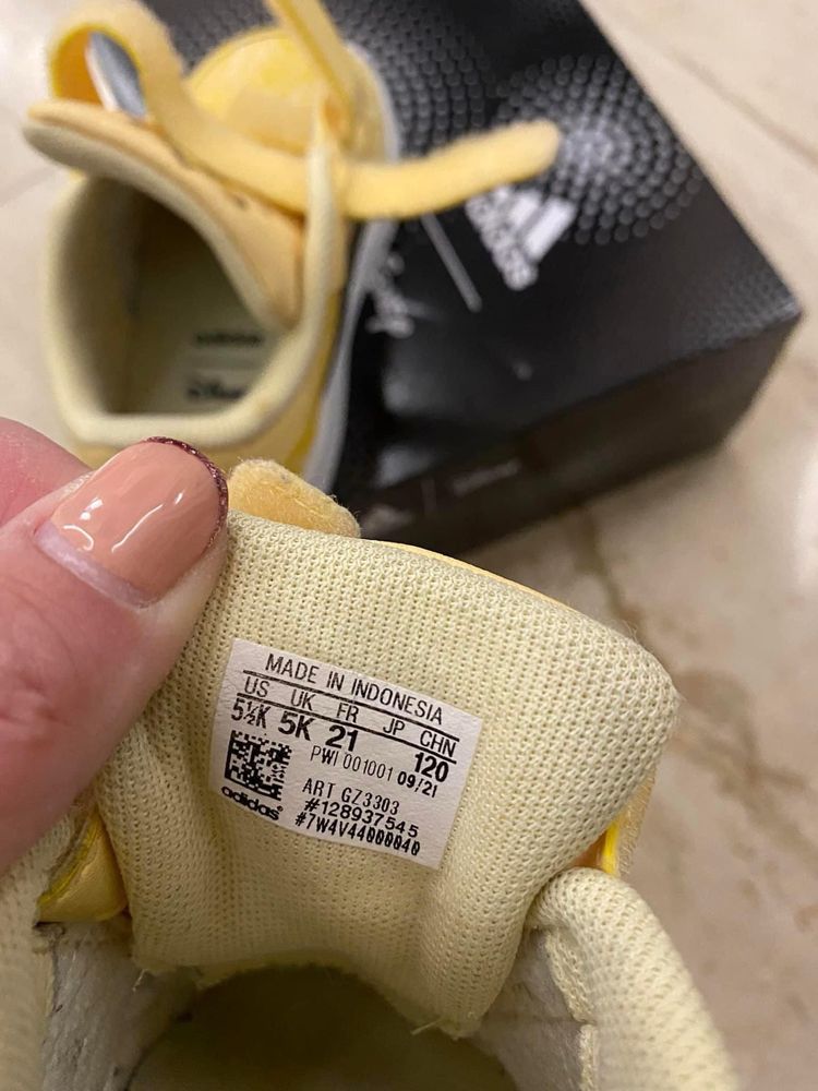 бебешки/ детски обувки adidas