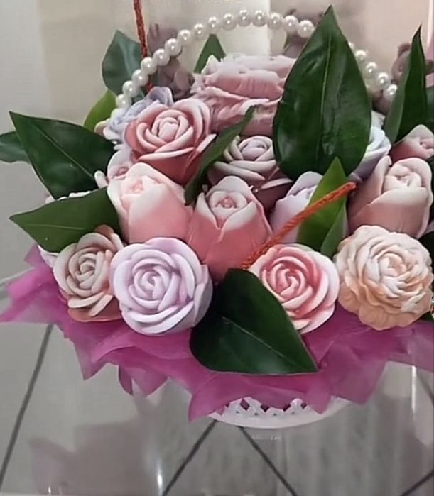 flori de ceară și săpun,