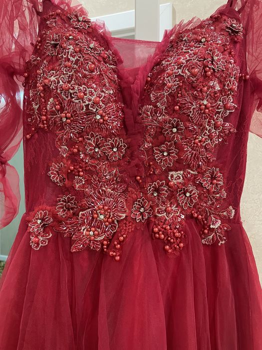 Вечернее платье, красное платье