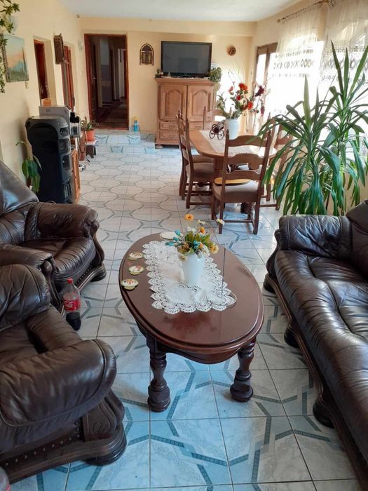 Casa de vanzare, Strehaia