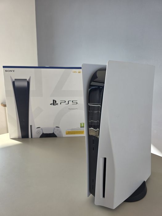 PlayStation 5 (PS5) – Отлично състояние + оригинални аксесоари

Editio
