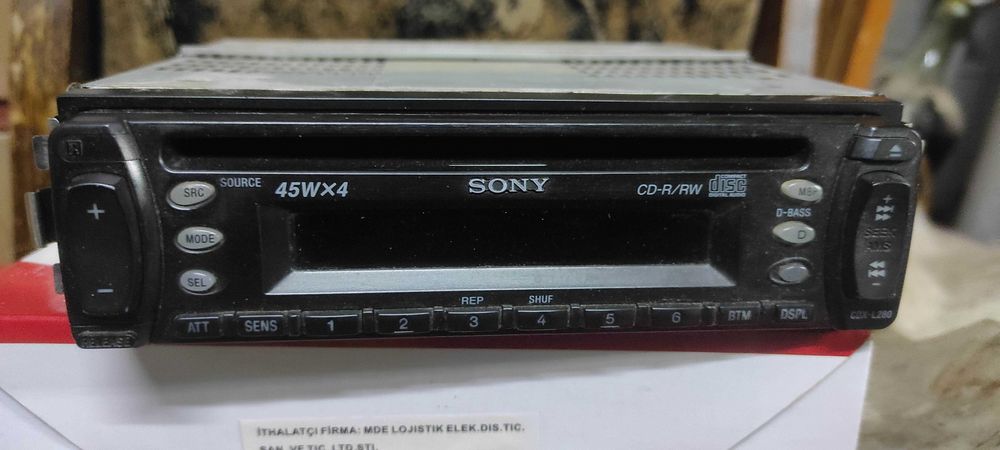 Sony CD плеър за кола 4х45W. Sony CD ayer za kola 4x45W