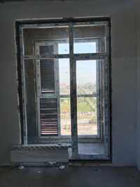 Витражное окно-перегородка с дверью