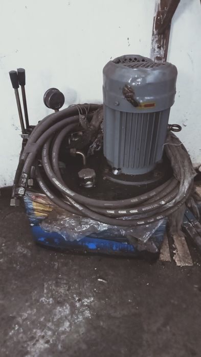 Дробилка .ножевая  для производство резиновой крошки