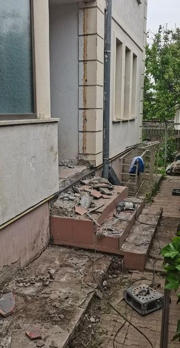 Transport moloz și executam demolări ieftine și rapide