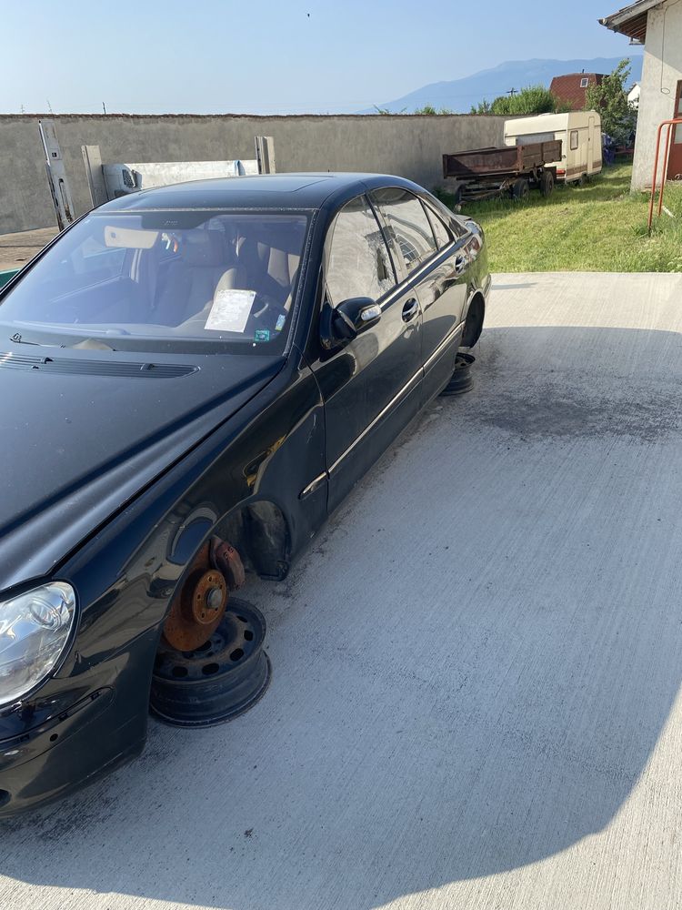 Мерцедес s500 w220 на части