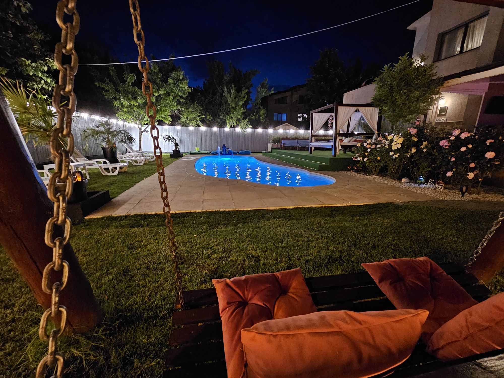 Închiriere Salon Evenimente - Petreceri Private - Piscina - Zi Naștere