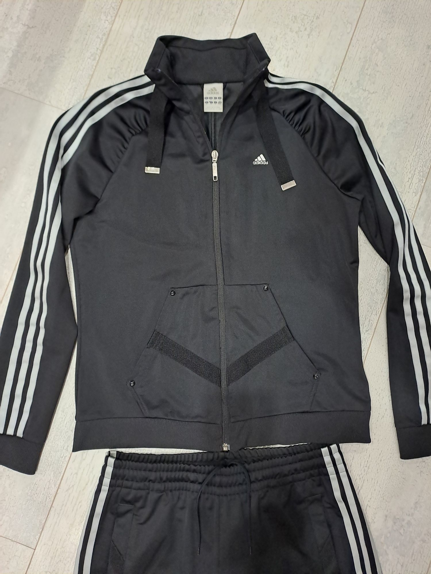 Спортен комплект/анцунг ADIDAS -(M) оргинален