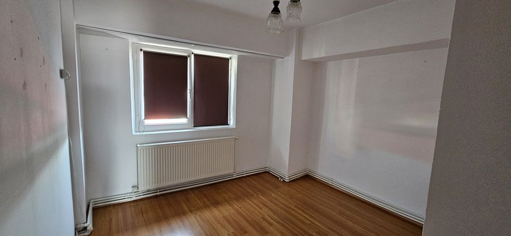 Apartament 3 camere, dec, 67 mp, Et. 4, Str. Pietei, Bl. 30, Zona Pod