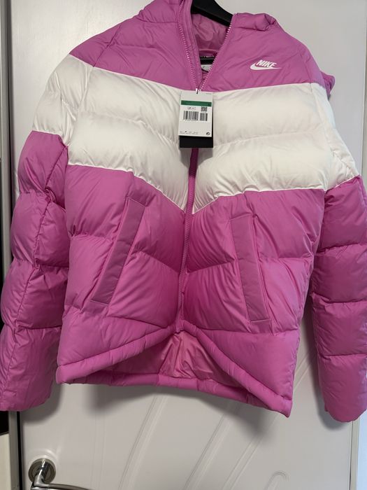 Яке с размер розово