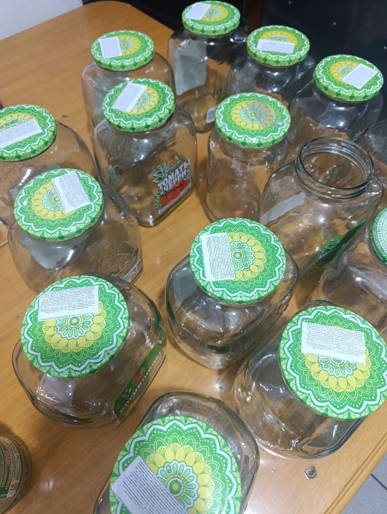 Продам банки в большом количестве
