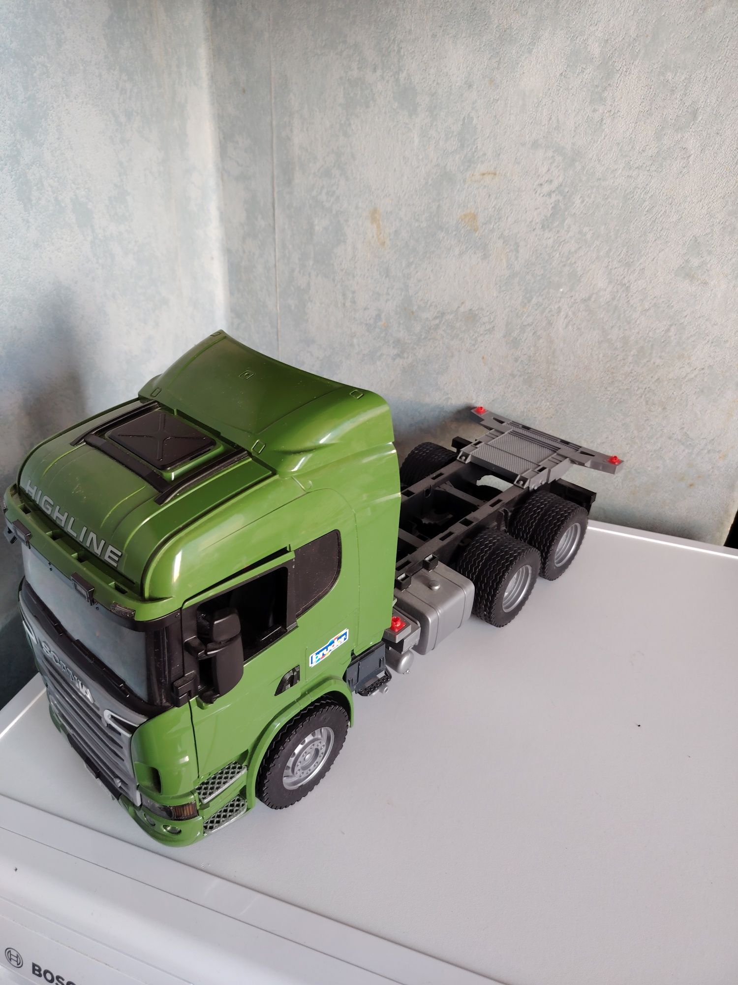 Камион Bruder Scania R-серия с изолация, 1:16